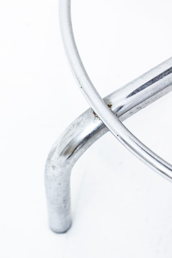 Middelhoge vintage kruk met elegante poot verchroomd