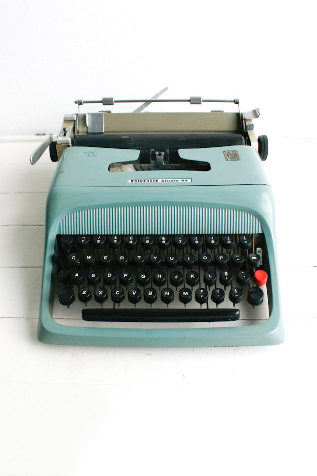 Mintgroene Olivetti-Studio 44 jaren 50 typemachine