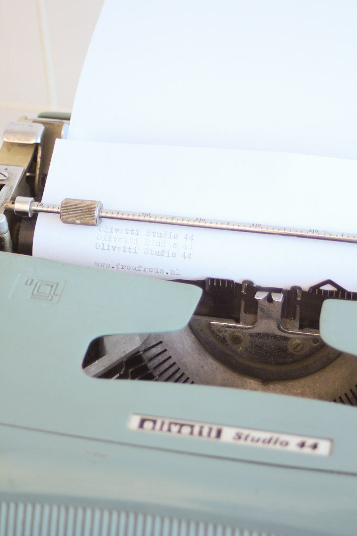 Mintgroene Olivetti-Studio 44 jaren 50 typemachine