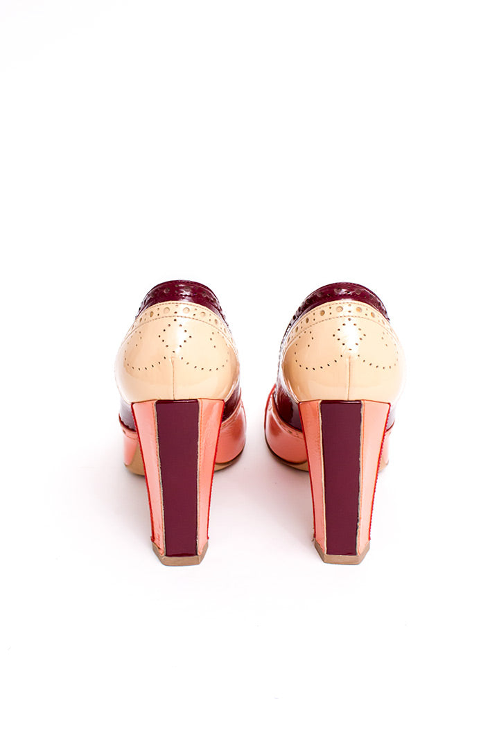 Miu Miu spectator pumps van lakleer