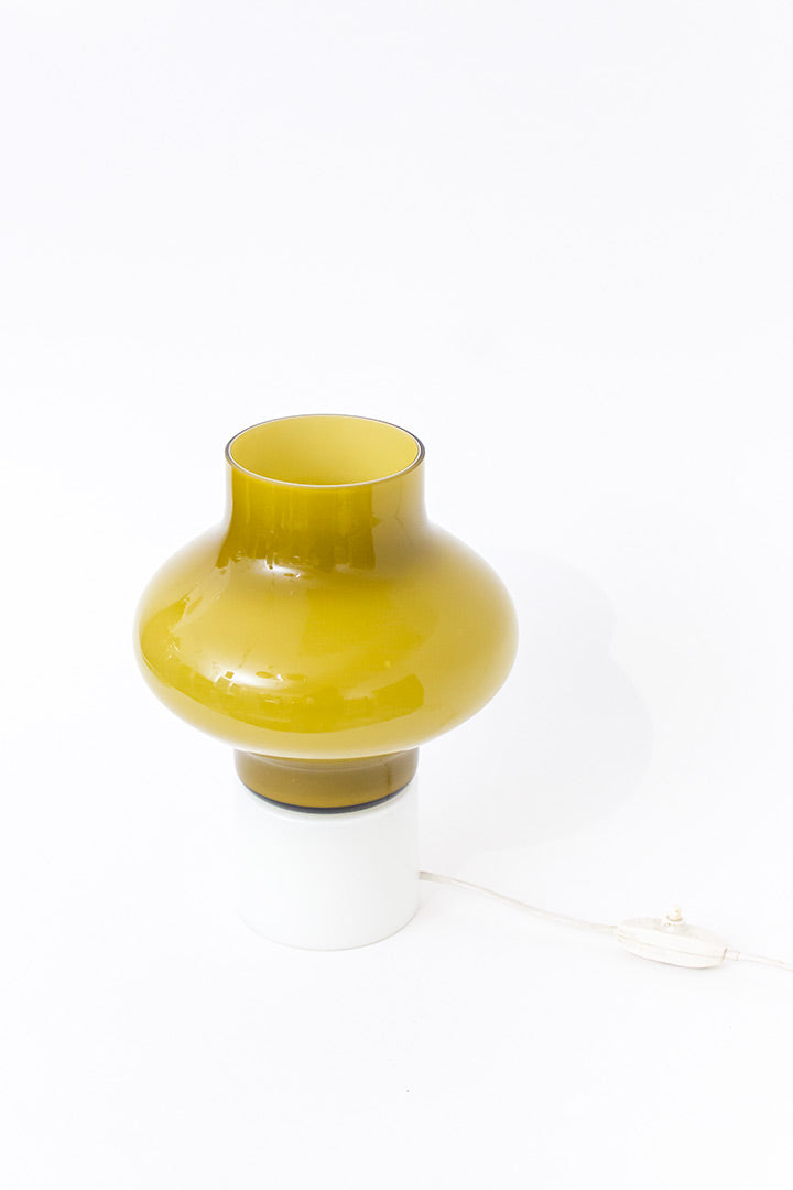 Mosterdgele tafellamp van glas vintage