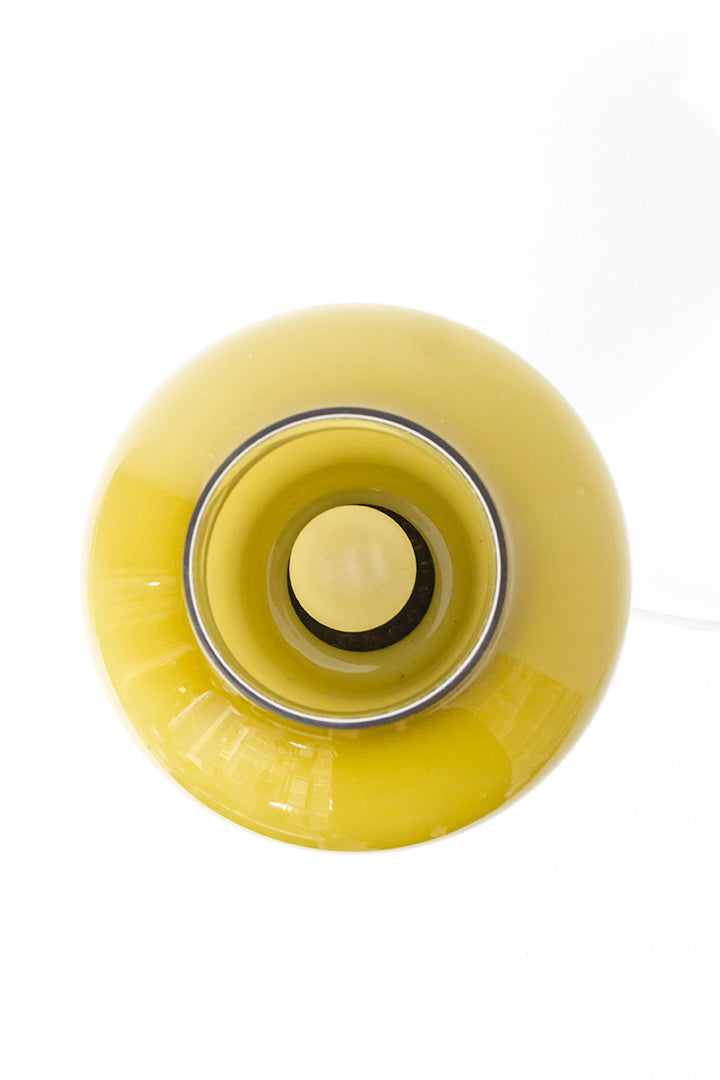 Mosterdgele tafellamp van glas vintage