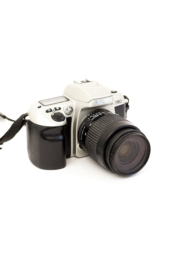 Nikon analoge camera F60 + Nikkor 35-80mm