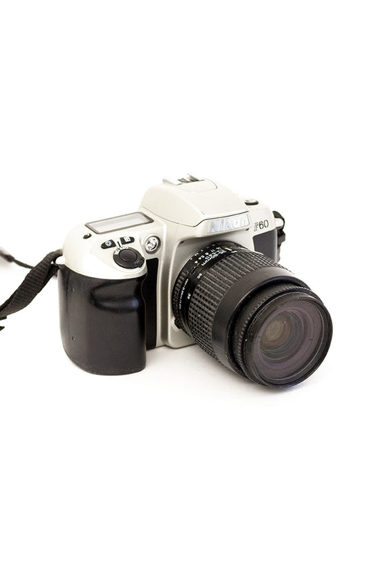 Nikon analoge camera F60 + Nikkor 35-80mm