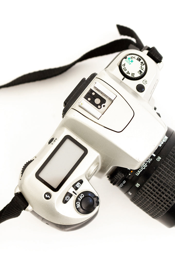 Nikon analoge camera F60 + Nikkor 35-80mm