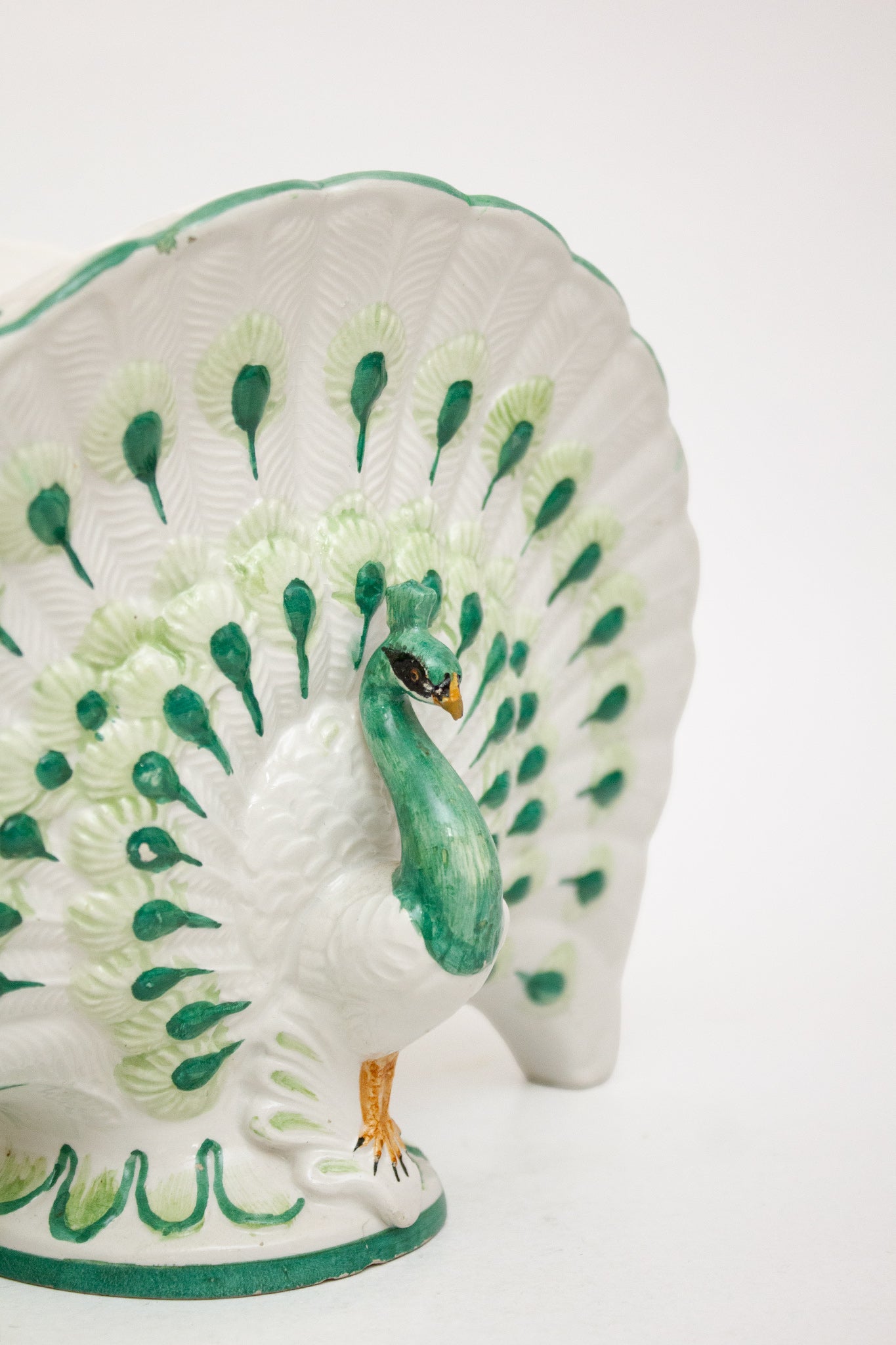 Nora Fenton Majolica vaas/ bloempot wit met groene pauwen