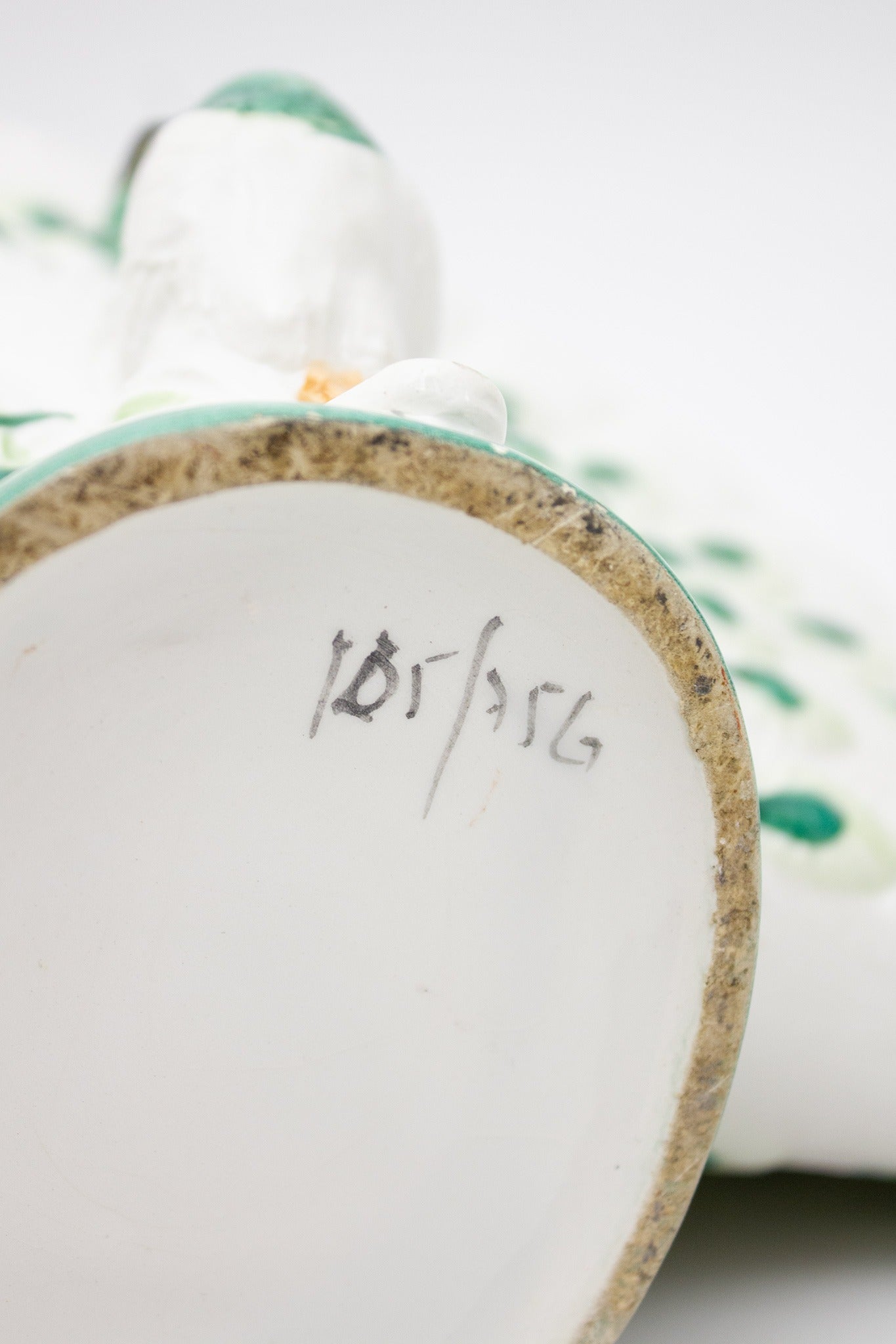 Nora Fenton Majolica vaas/ bloempot wit met groene pauwen