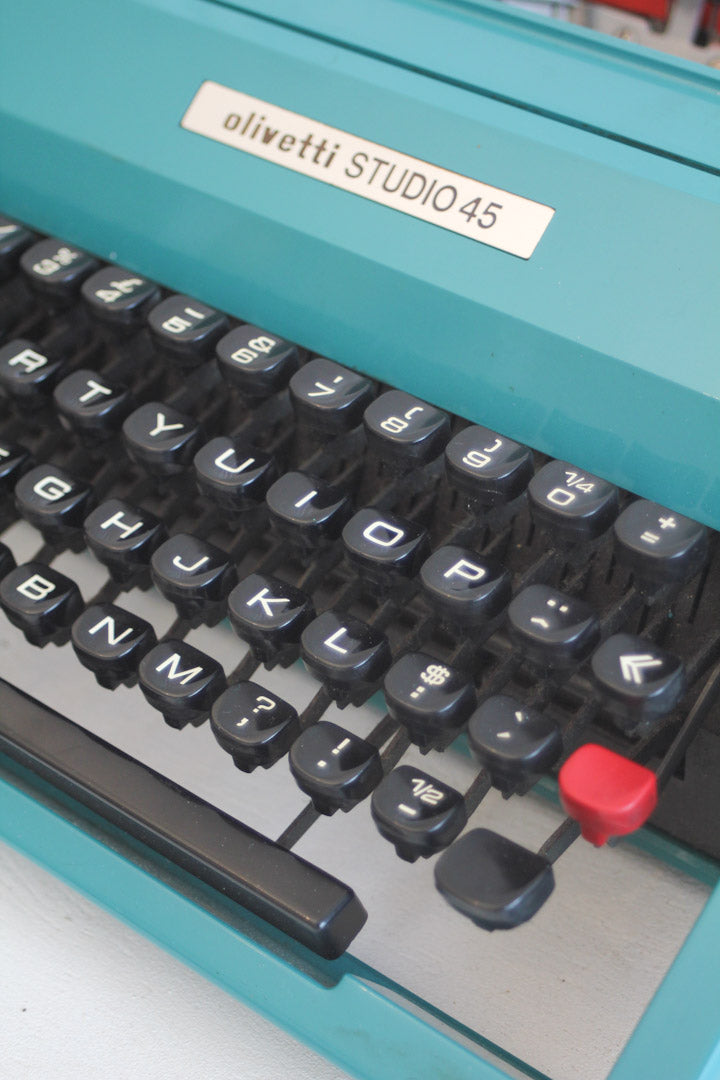 Olivetti Studio 45 turquoise typemachine
