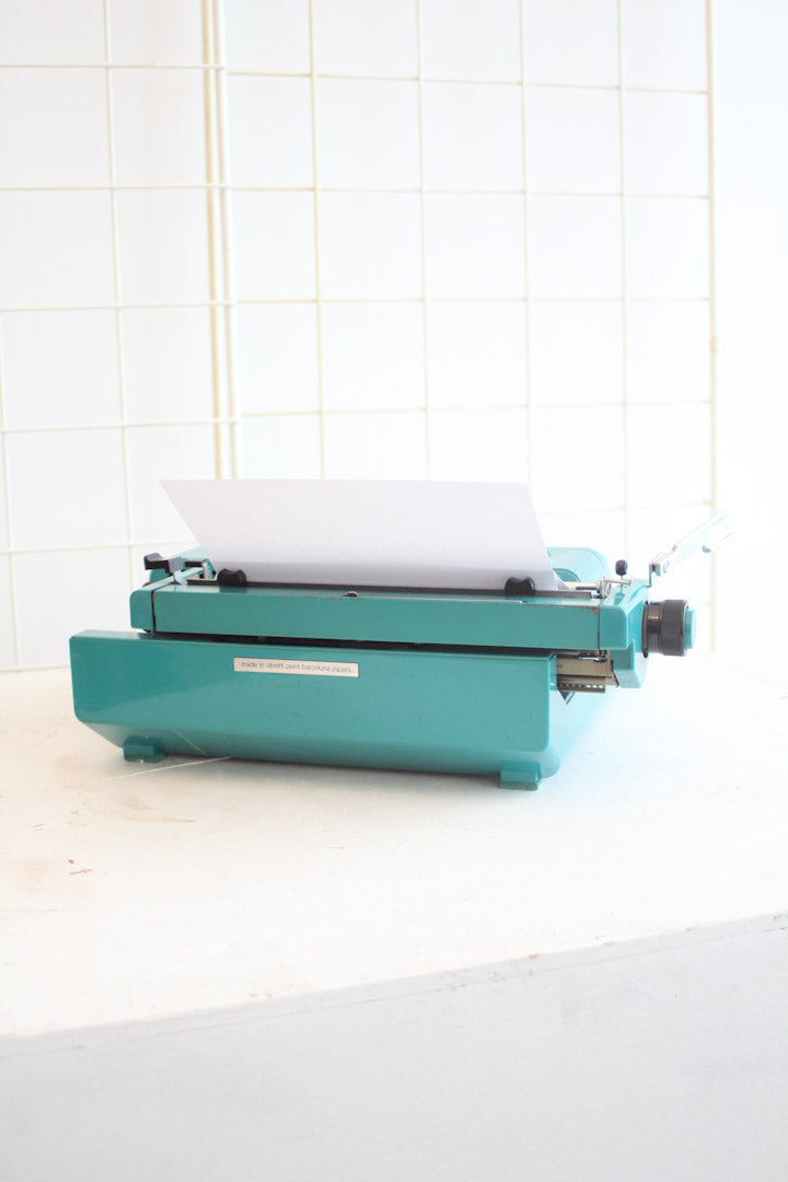 Olivetti Studio 45 turquoise typemachine