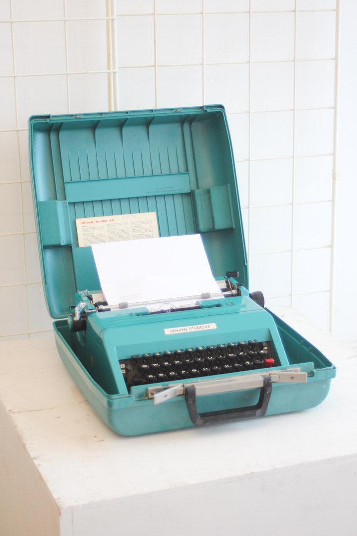 Olivetti Studio 45 turquoise typemachine
