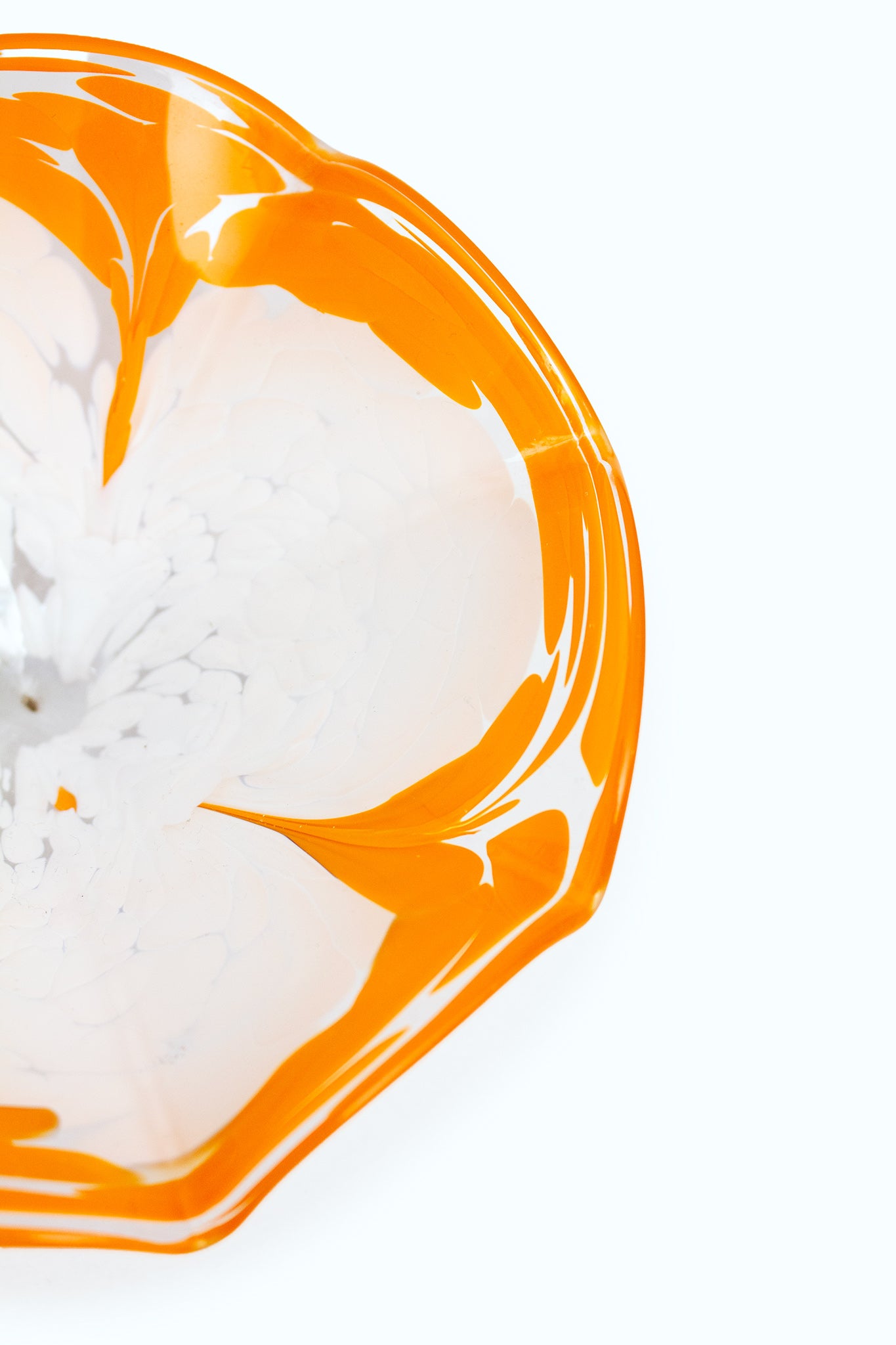 Vintage gegolfd wit oranje Murano glas Millefiori schaaltje