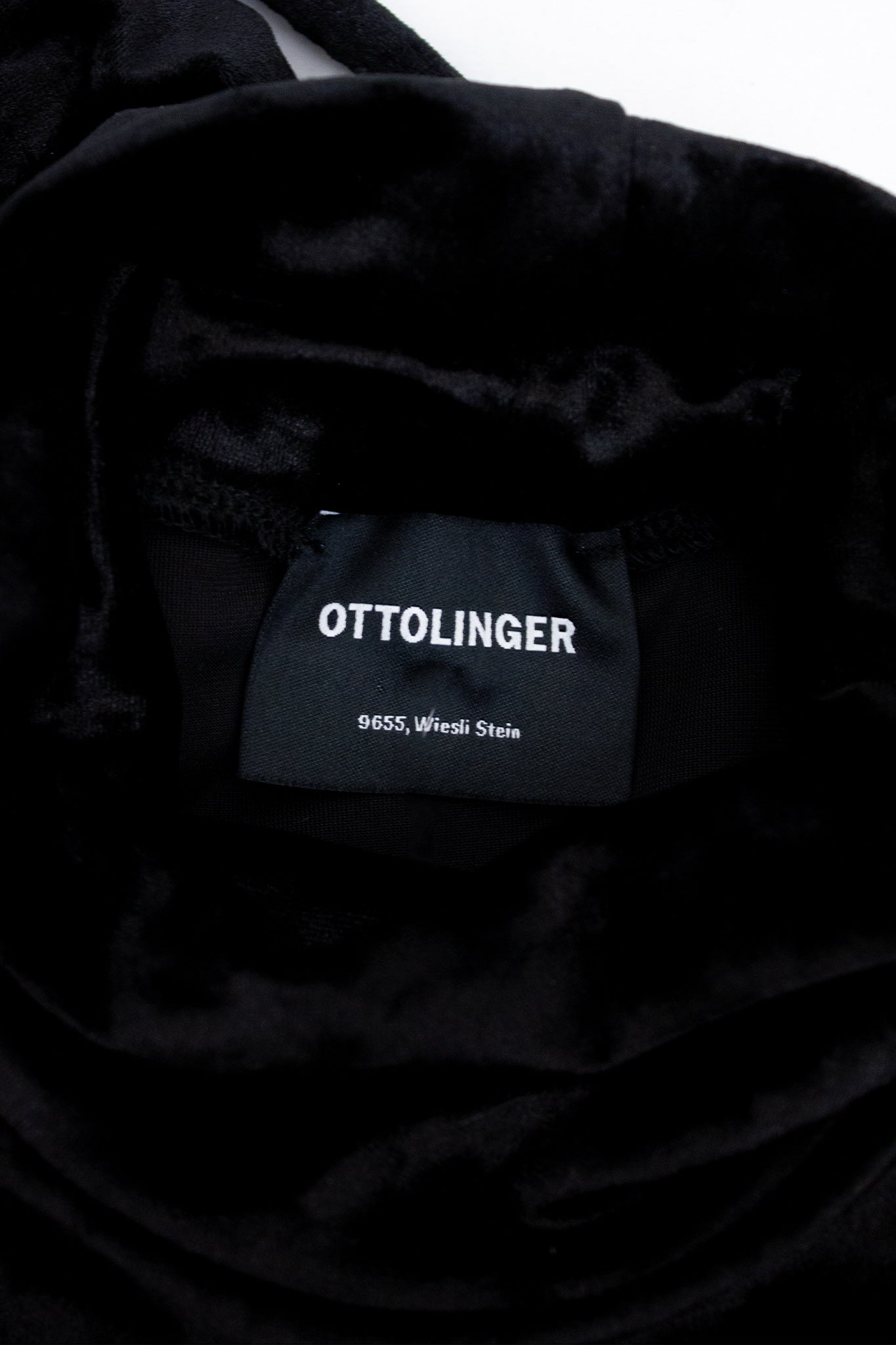 Ottolinger zwarte velvet cropped wrap-around longsleeve