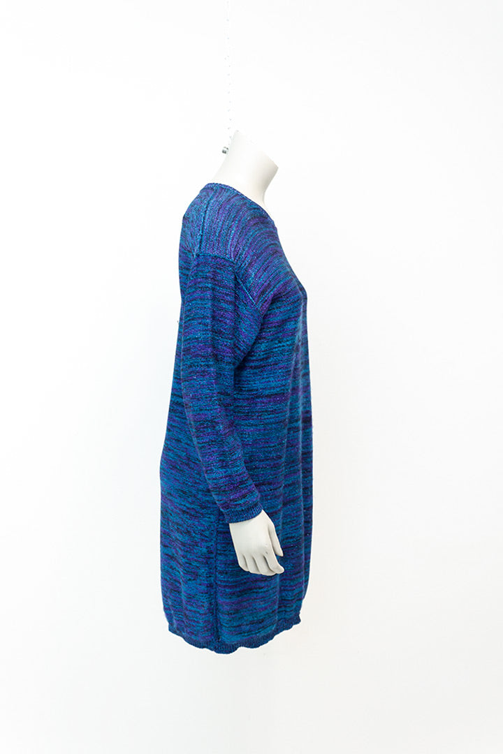 Oversized trui gebreid in verschillende blauw- en paarstinten
