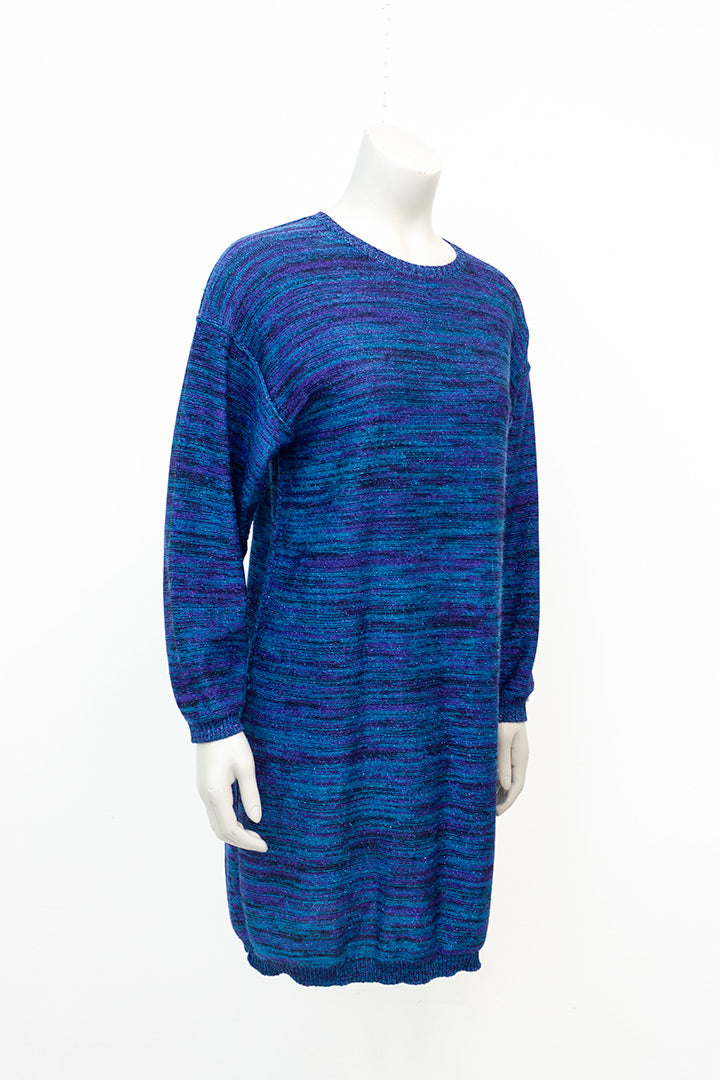 Oversized trui gebreid in verschillende blauw- en paarstinten