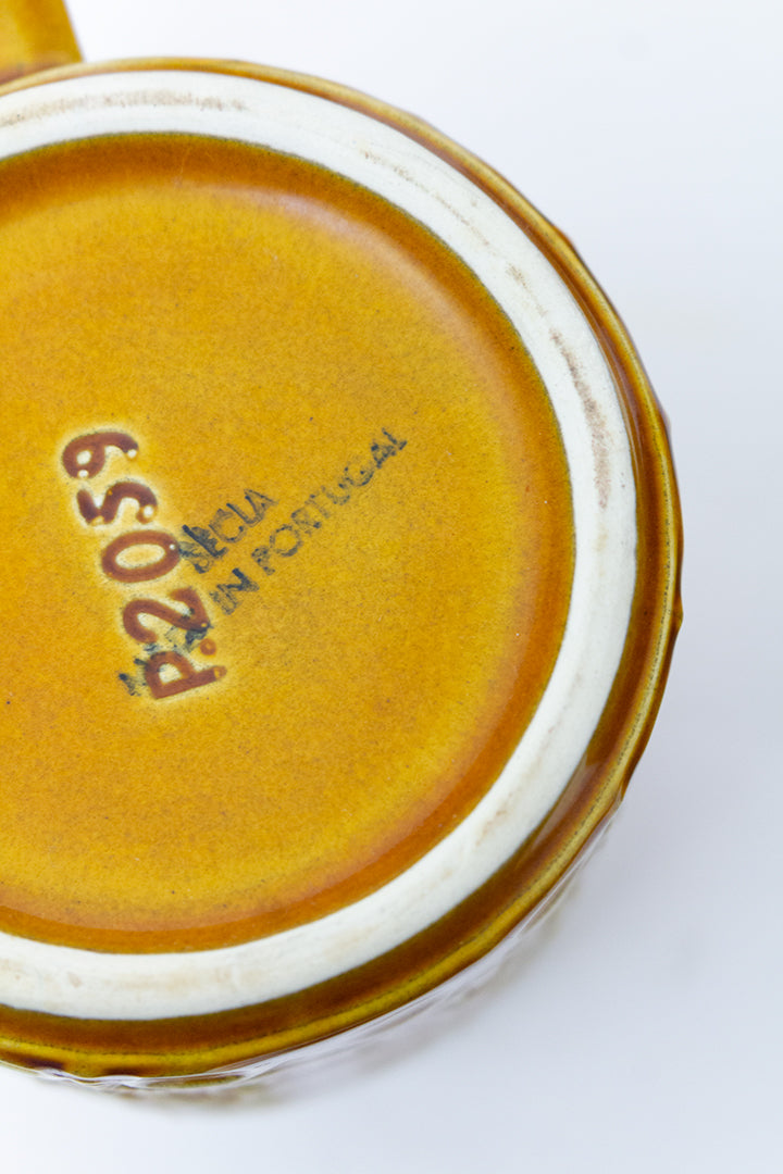 Portugese vintage mokken geel/bruin met bijzonder handvat - set van 6
