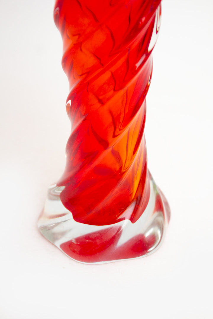 Rode gedraaide 70s Murano glazen servetvaas