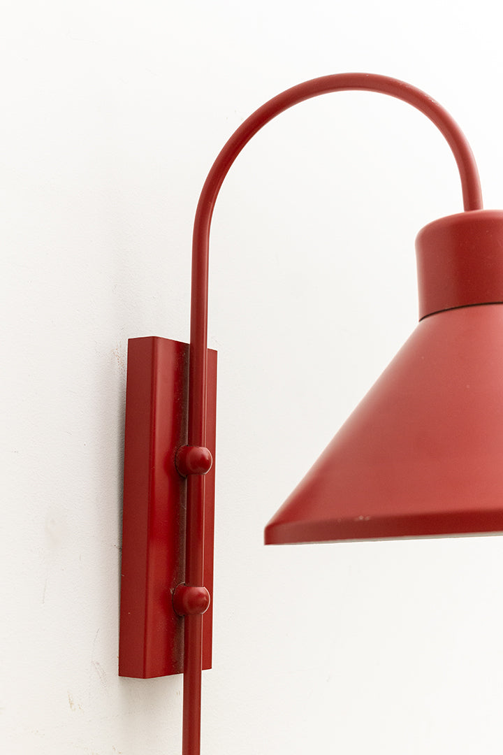 Rode minimalistische wandlamp vintage jaren 80/90