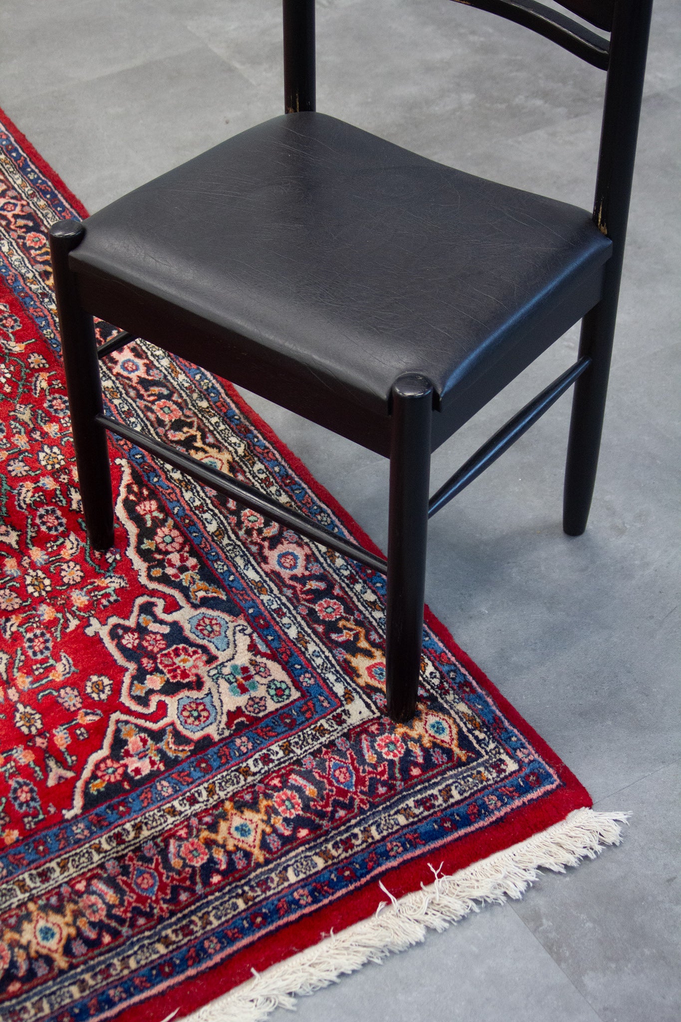 Vintage rood Perzisch vloerkleed met motieven