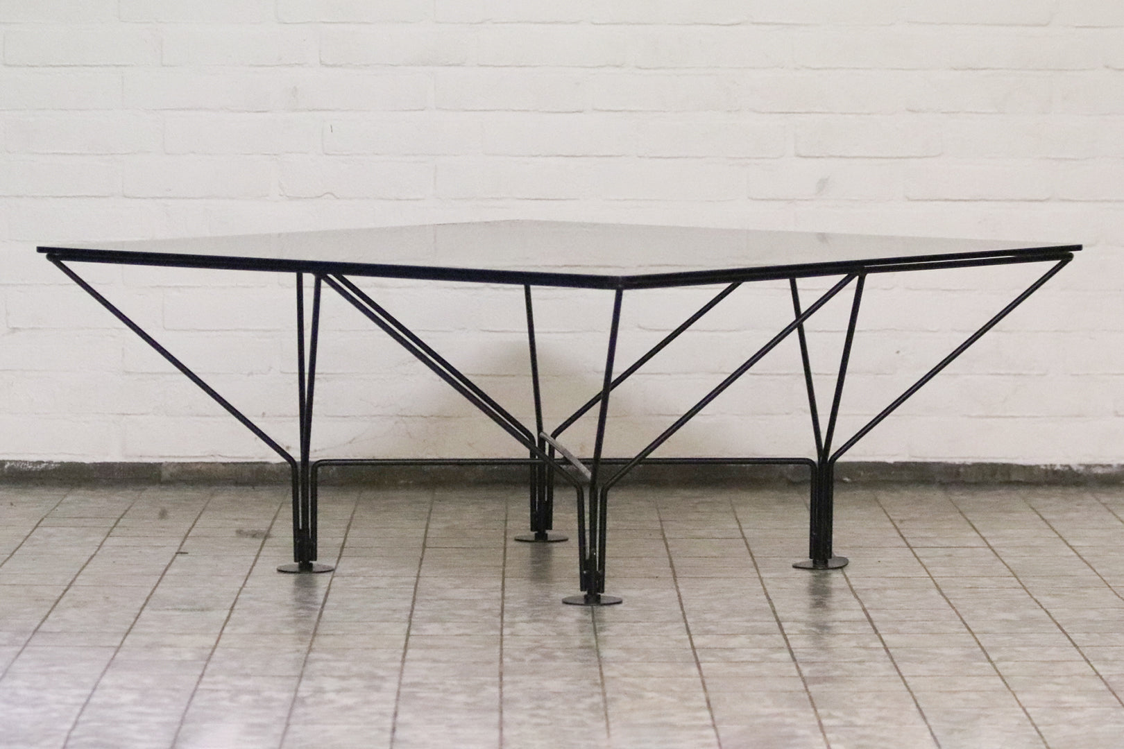 Salontafel Paola Piva look-a-like metalen fame met blad van rookglas