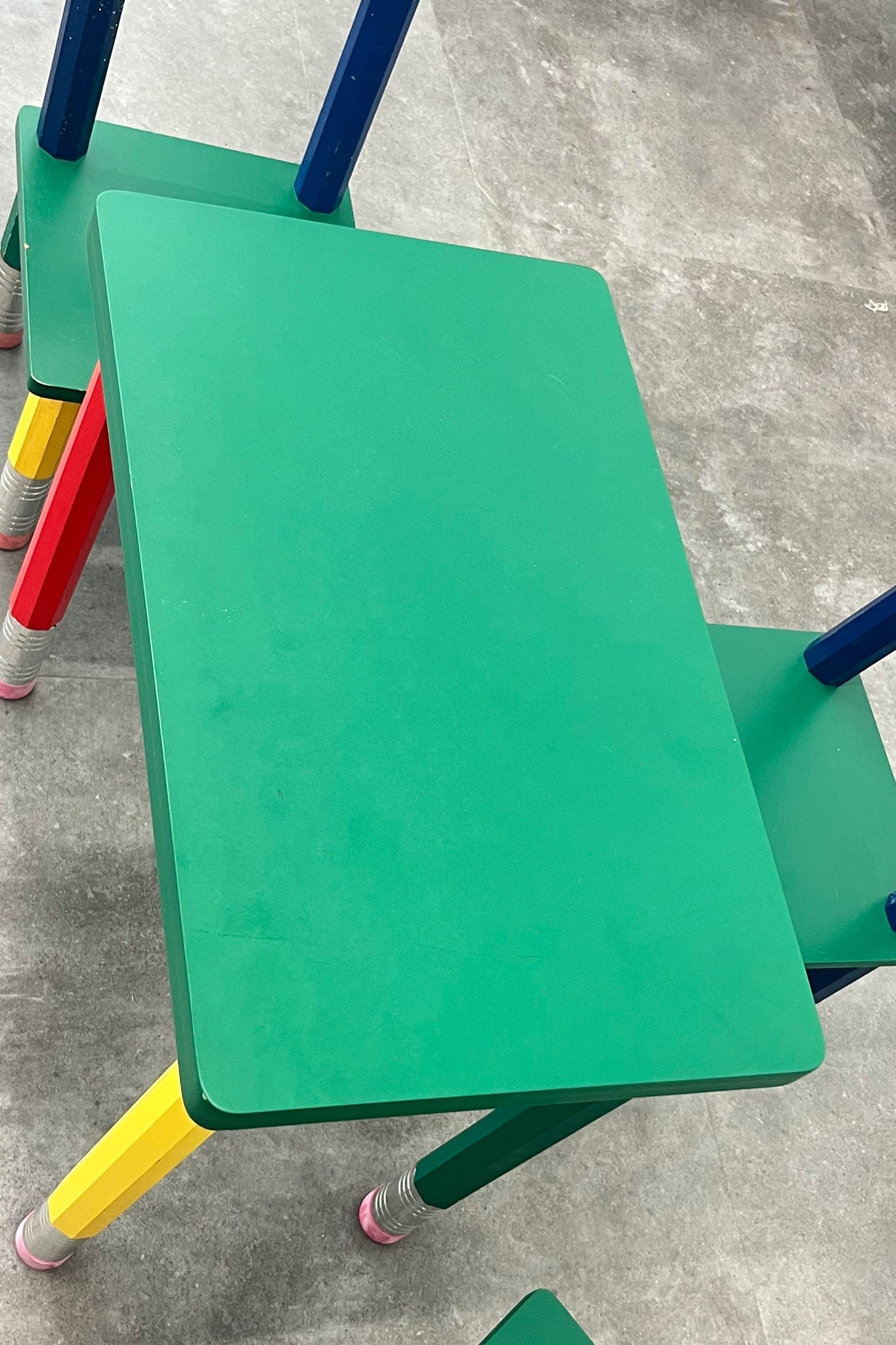 Set vintage gekleurde potlood meubels IKEA x Pierre Sala