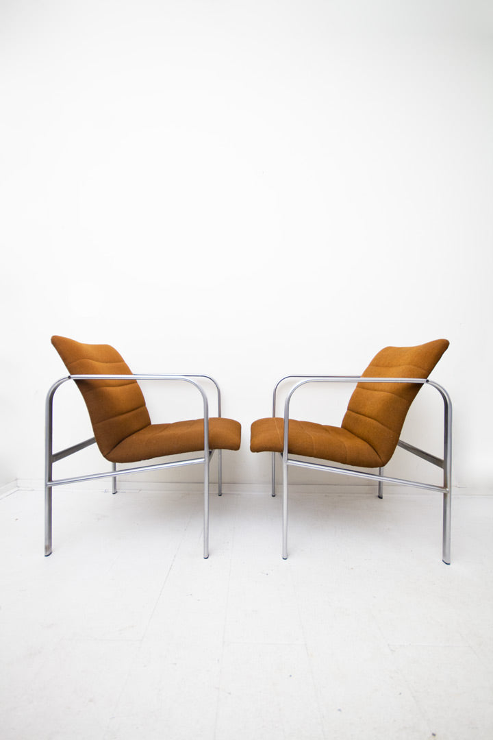 Set van 2 bruin beklede stoelen met verchroomd frame