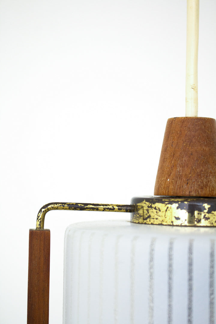 Set van 2 jaren 60 hanglampen met teakhouten details
