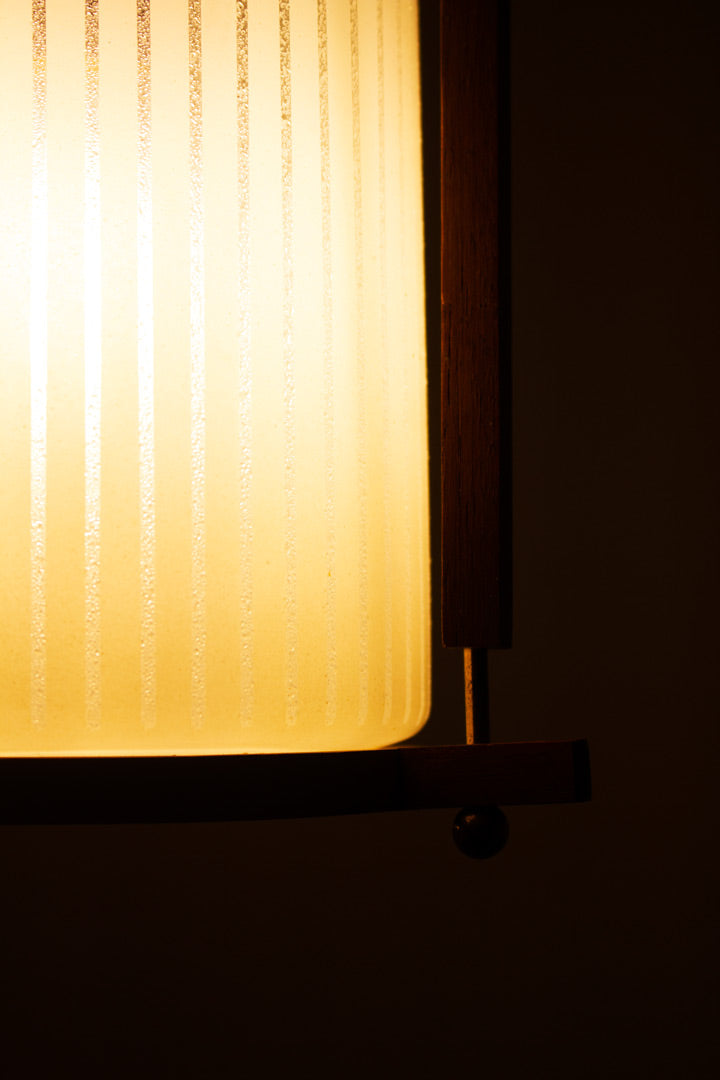 Set van 2 jaren 60 hanglampen met teakhouten details