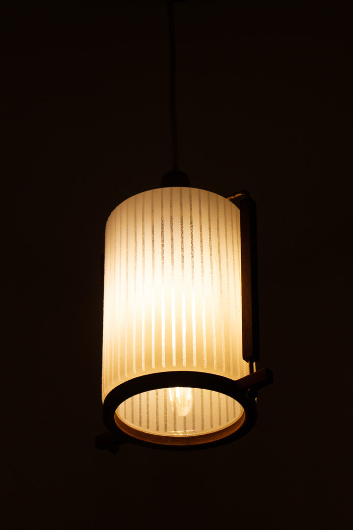 Set van 2 jaren 60 hanglampen met teakhouten details