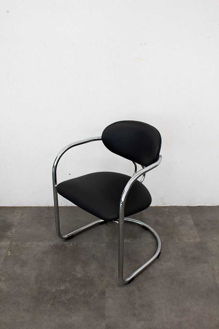 Set van 4 Effezeta Italy buisframe eetkamerstoelen zwart skai leer