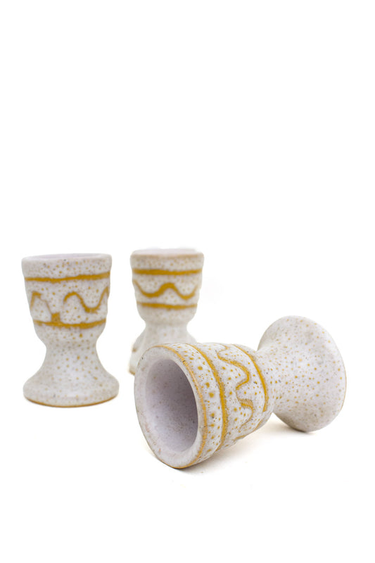 Set van 4 keramieken eierdopjes wit geel