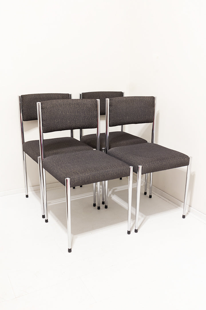 Set van 4 vintage stoelen met verchroomde poten en grijze bekleding