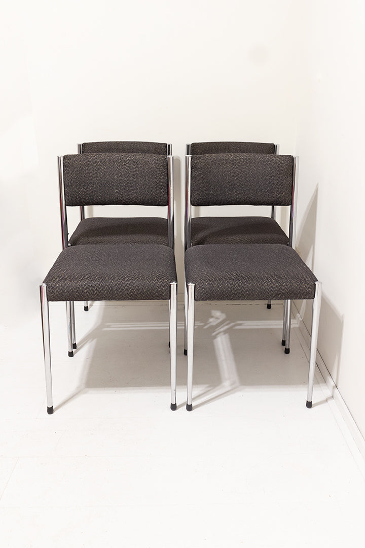 Set van 4 vintage stoelen met verchroomde poten en grijze bekleding