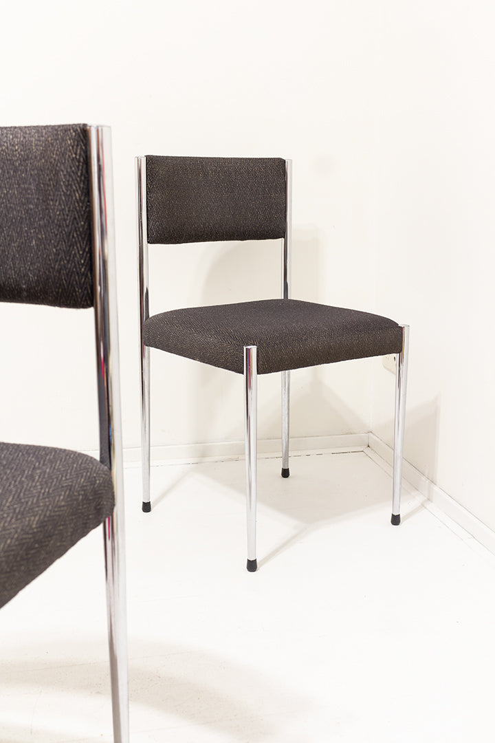 Set van 4 vintage stoelen met verchroomde poten en grijze bekleding