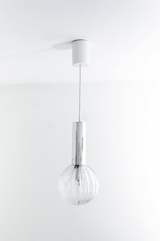 Seventies hanglamp met glazen bol en kunststof cilinder