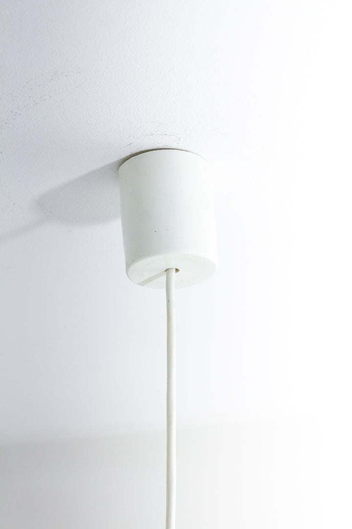 Seventies hanglamp met glazen bol en kunststof cilinder