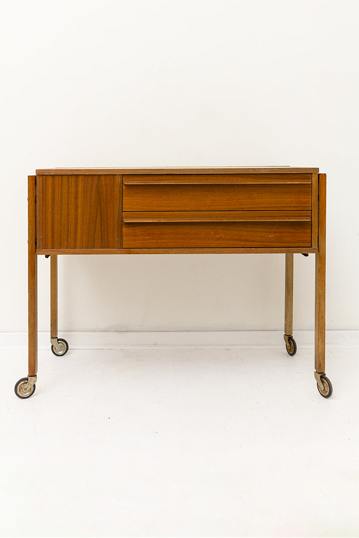 Teakhouten naaikastje op wieltjes vintage jaren 60