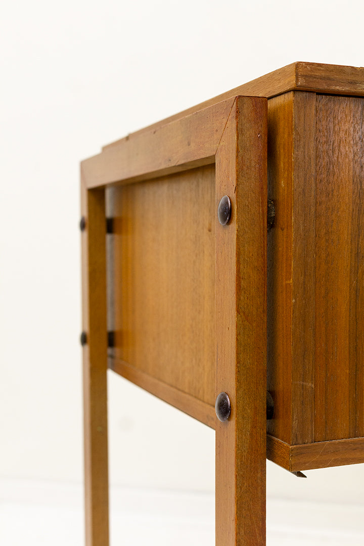 Teakhouten naaikastje op wieltjes vintage jaren 60