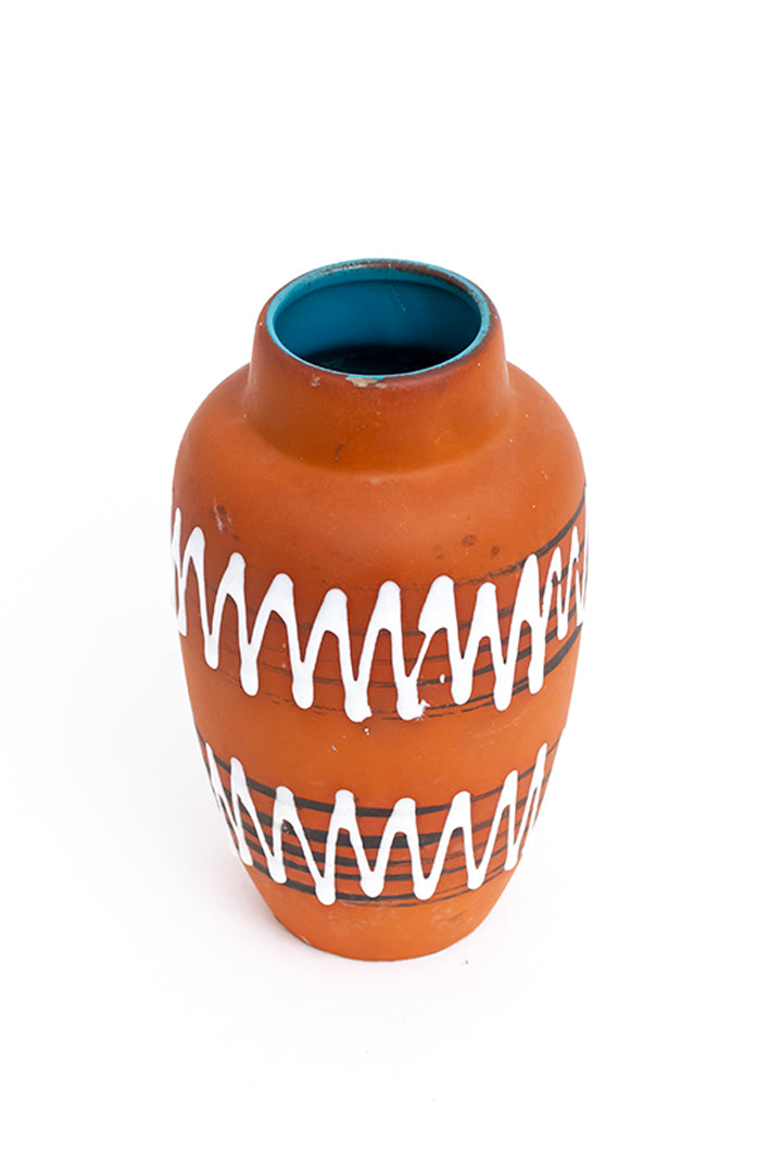 Terracotta vaas Scheurich met zigzag patroon en petrol binnenzijde