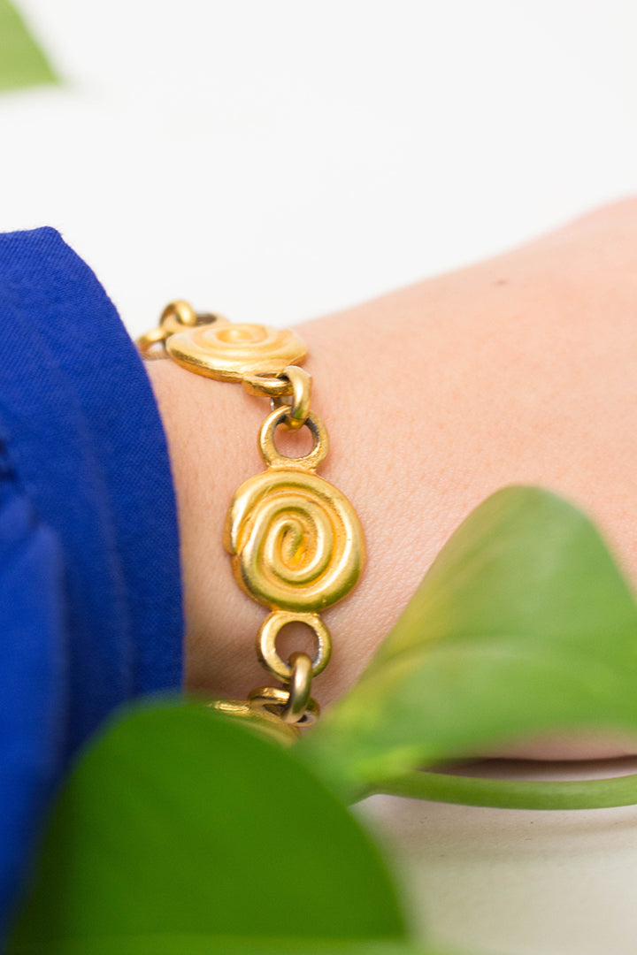 Vergulde armband met zonnetjes vintage