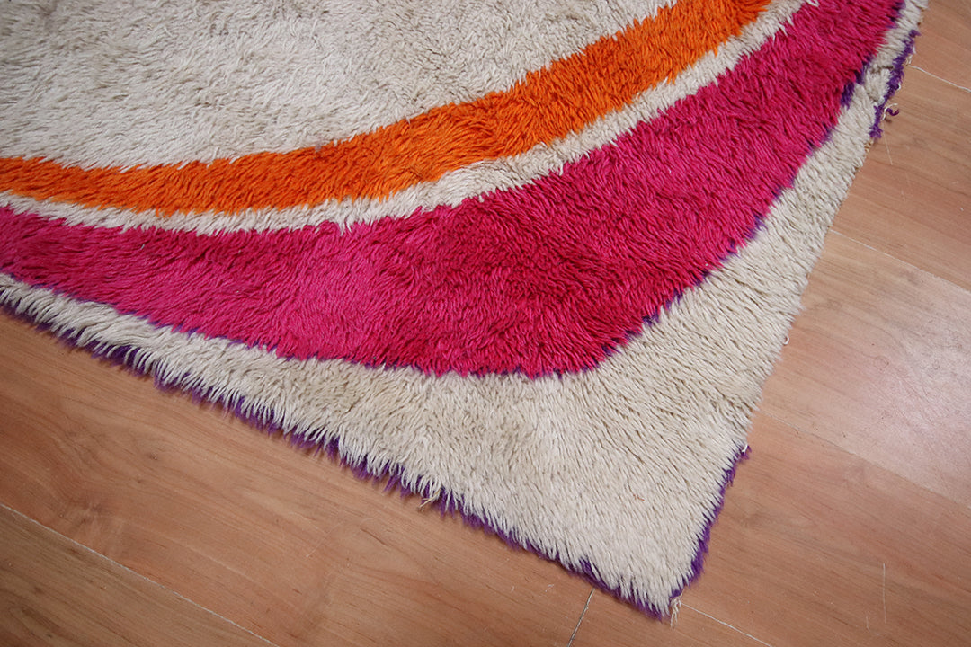 Vierkant vloerkleed hoogpolig jaren 60 in beige, roze, oranje en paars