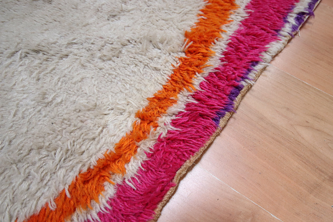 Vierkant vloerkleed hoogpolig jaren 60 in beige, roze, oranje en paars