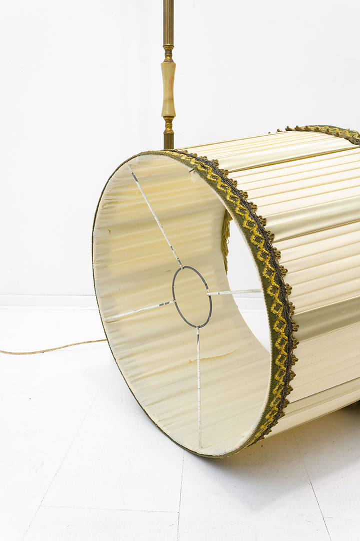 Vintage Art Deco vloerlamp met details van messing en marmer