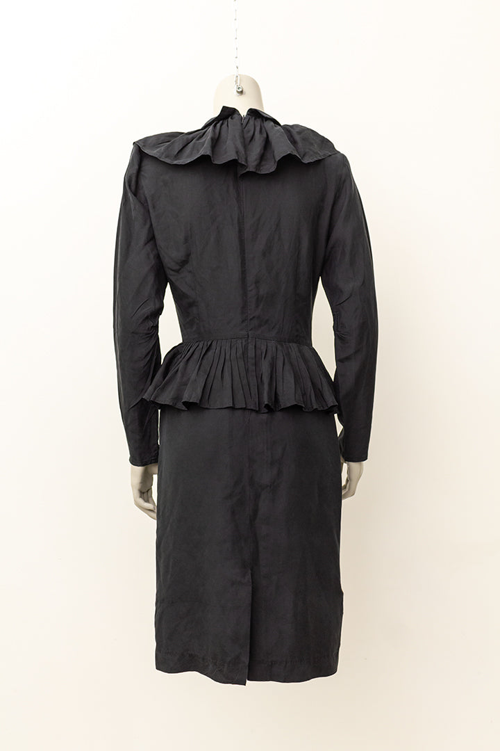 Vintage Chacharel jurk zwart met lange mouwen en rushes