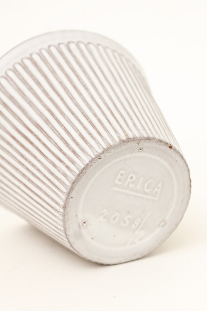 Vintage Erica bloempot crèmekleurig met verticale strepen