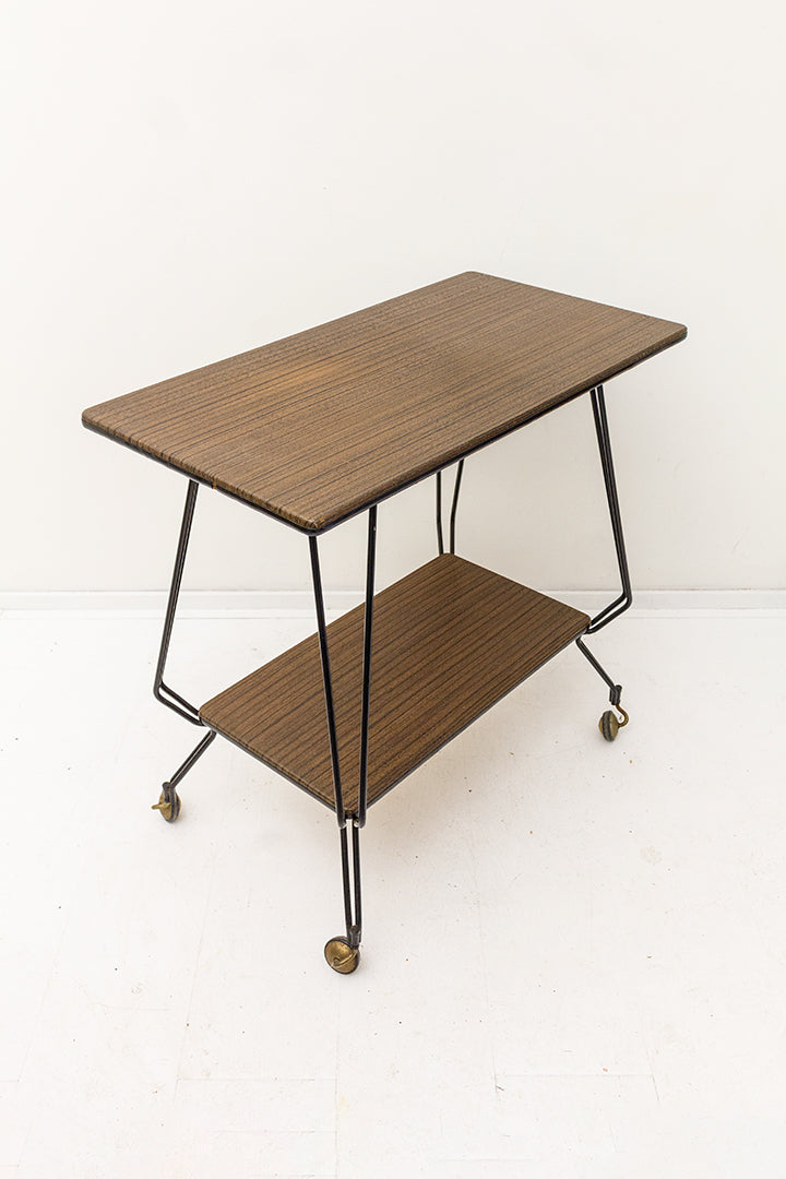 Vintage Franse trolley met architectonische draadstalen poten en hout-look tafelbladen