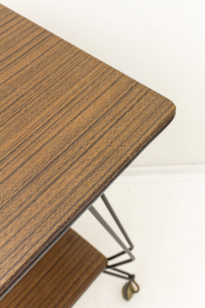 Vintage Franse trolley met architectonische draadstalen poten en hout-look tafelbladen