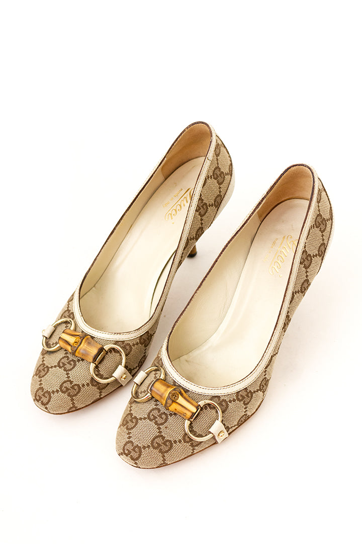 Vintage Gucci logo pumps met metalen gespen en bamboe versiering - maat 38,5