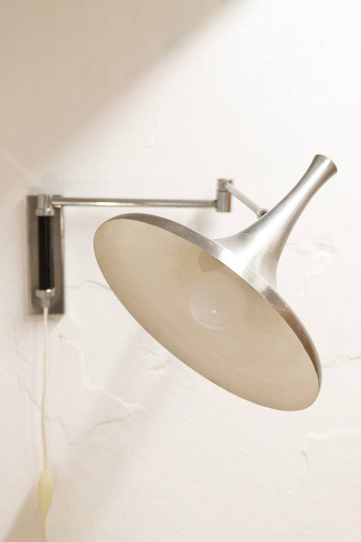 Vintage Hala trompet wandlamp van zilverkleurig metaal