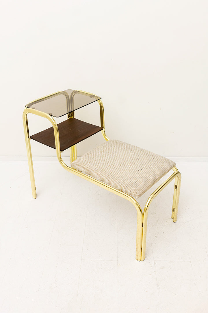 Vintage Hollywood Regency Frans bankje met messing frame en plankjes