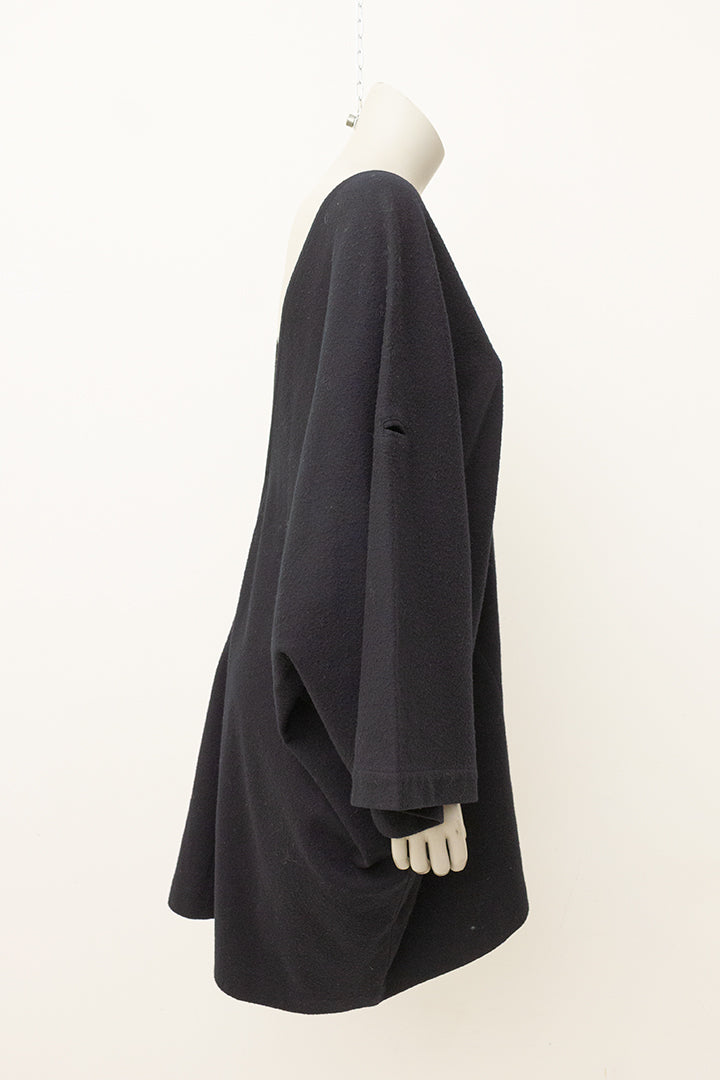 Vintage Issey Miyake zwarte wollen top met laag uitgesneden v-hals